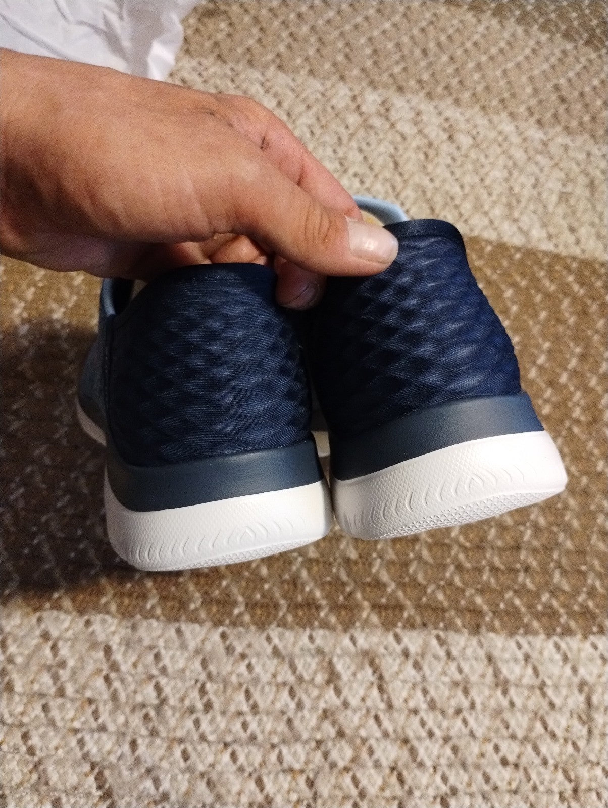 SKECHERS Slip In Summits Women Size 9.5  NEW IN BOX