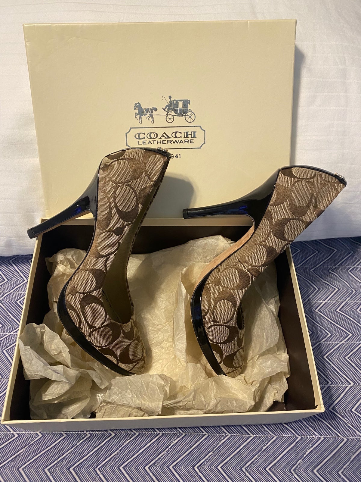 Original Coach Dress heels size 7 good condition with Box