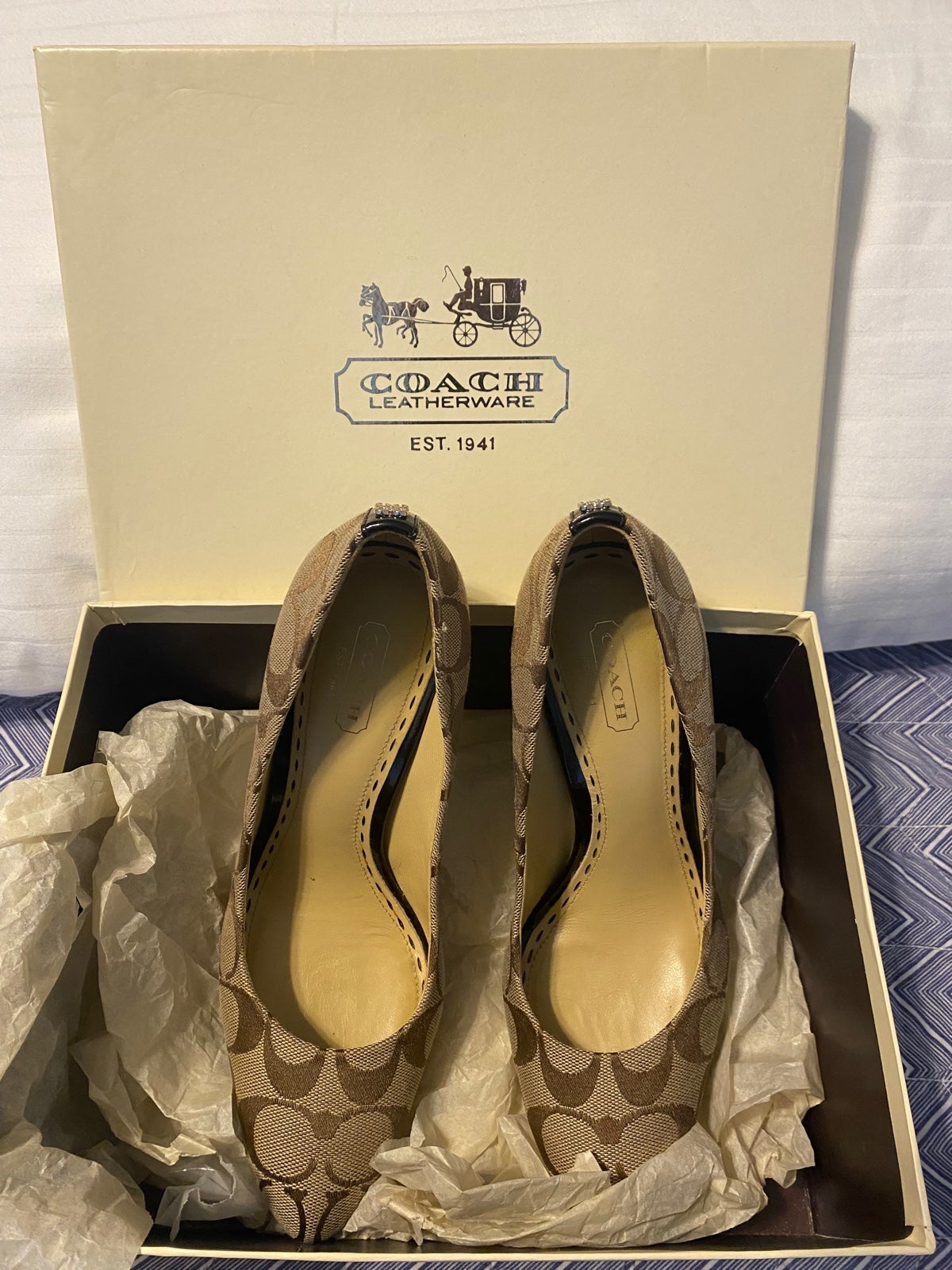 Original Coach Dress heels size 7 good condition with Box