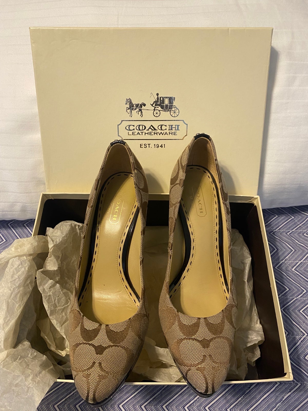 Original Coach Dress heels size 7 good condition with Box