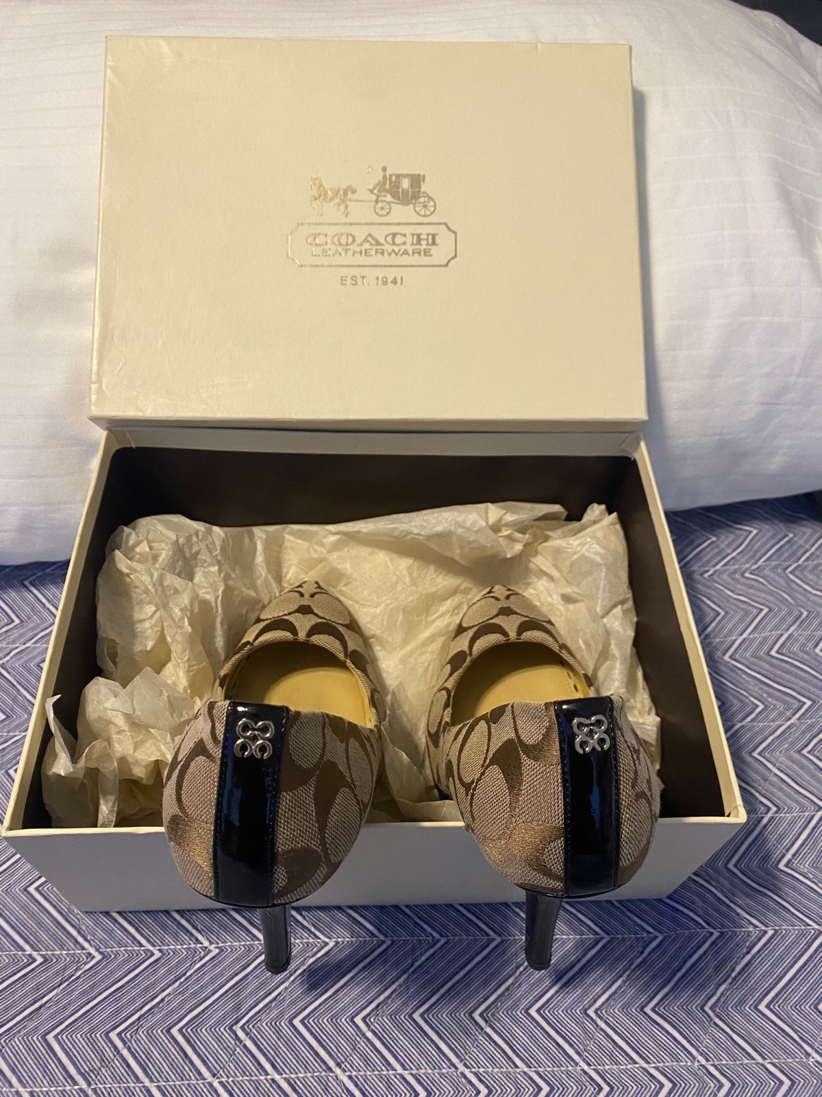 Original Coach Dress heels size 7 good condition with Box