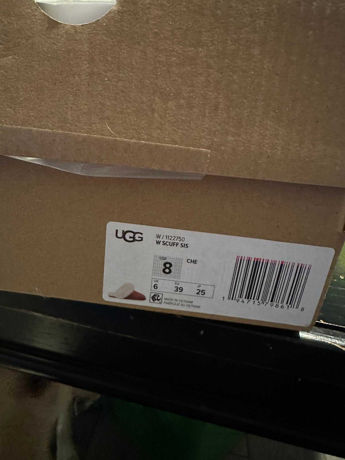 Ugg Scuff Slippers CHE Size 8